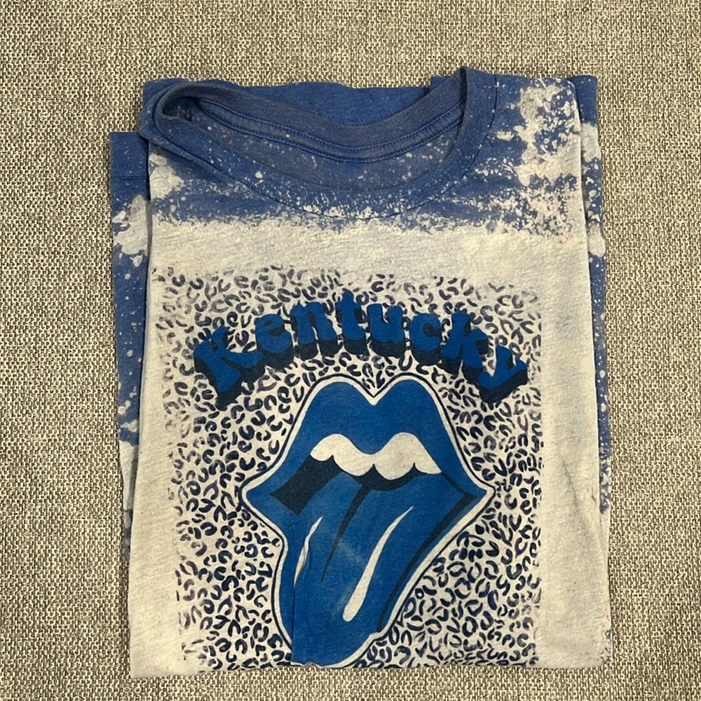 Oversized graphic tee